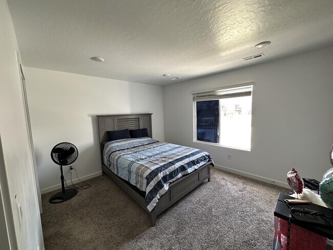 Building Photo - 8516 W Cordero Dr