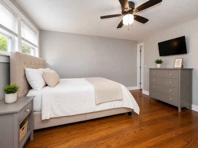 Building Photo - Charming 4BR Bungalow with Finished Basement & Fenced Yard