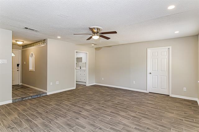 Building Photo - 3025 Montclair Pl