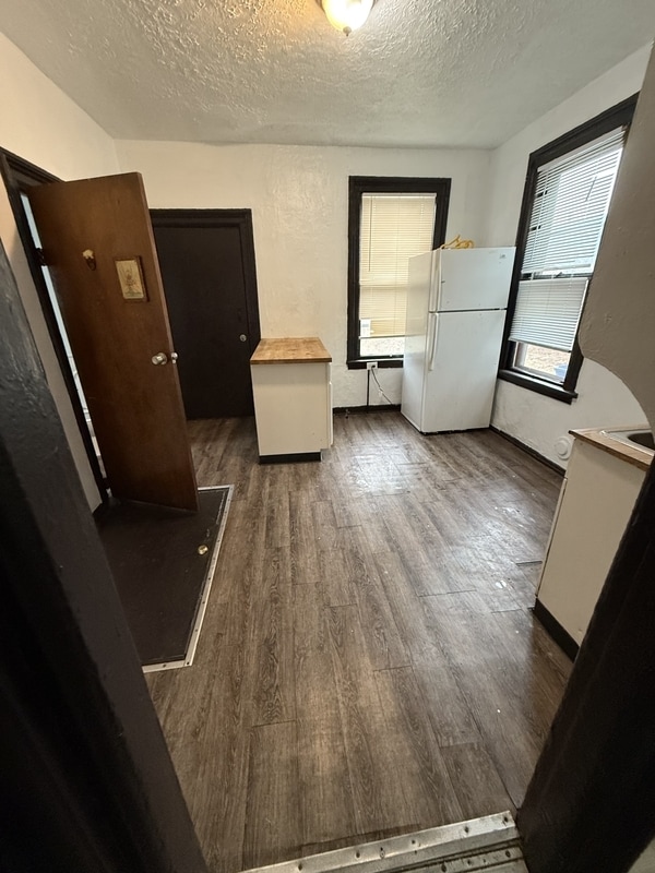 Building Photo - 1423 E 33rd St