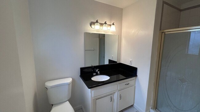 Building Photo - 2004 Robbie Ave