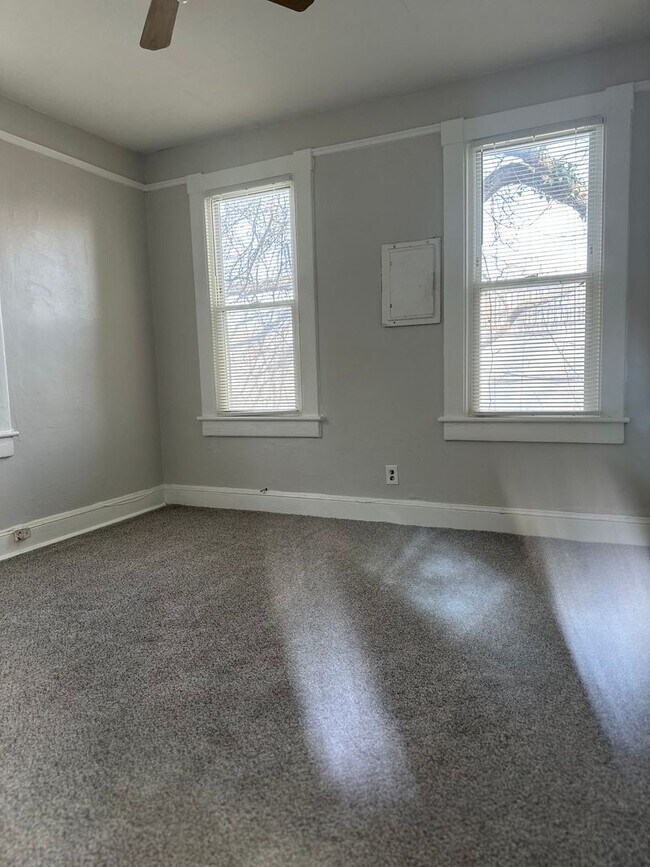 Building Photo - 120 Hough Ave