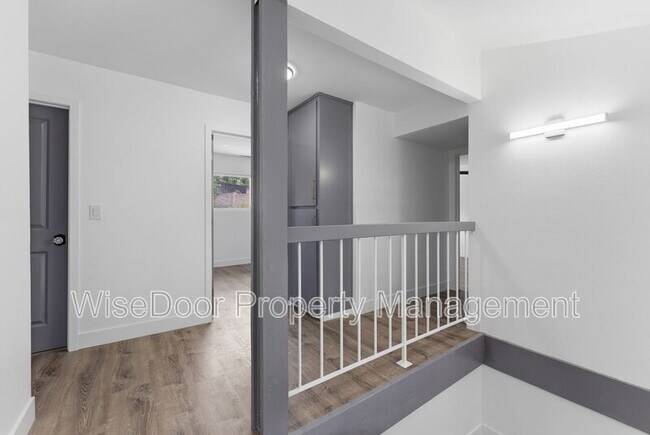 Building Photo - 1500 Aldea Dr