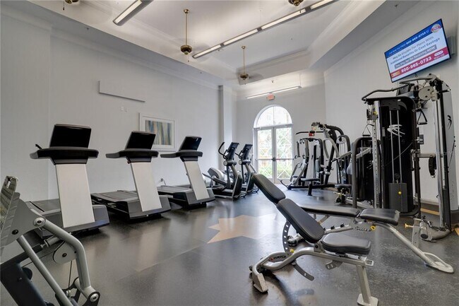 Building Photo - 700 S Harbour Island Blvd