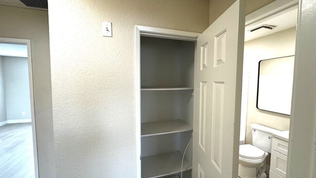 Building Photo - Modern Renovated 3-Bedroom Townhome in Gated Montclair Community | Pet-Friendly | 2-Car Garage | ...