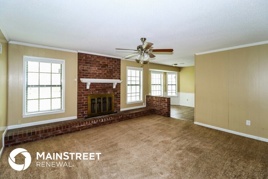 Building Photo - 3048 Ingleside Dr