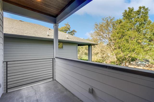Building Photo - 2333 Vagas St