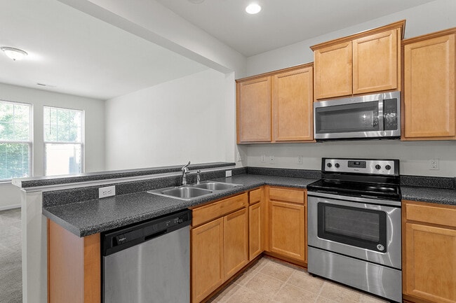 Building Photo - 731 Maypearl Ln
