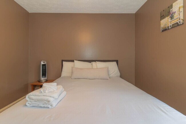 Building Photo - 4235 King Arthur Pl