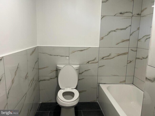 Building Photo - 222 W Patterson St