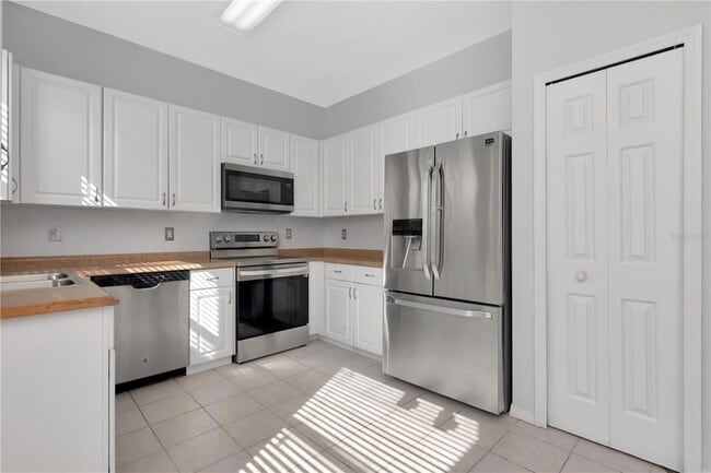 Building Photo - 34902 Teeview Ln