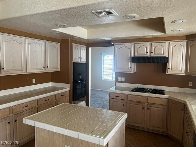 Building Photo - 289 Vallarte Dr