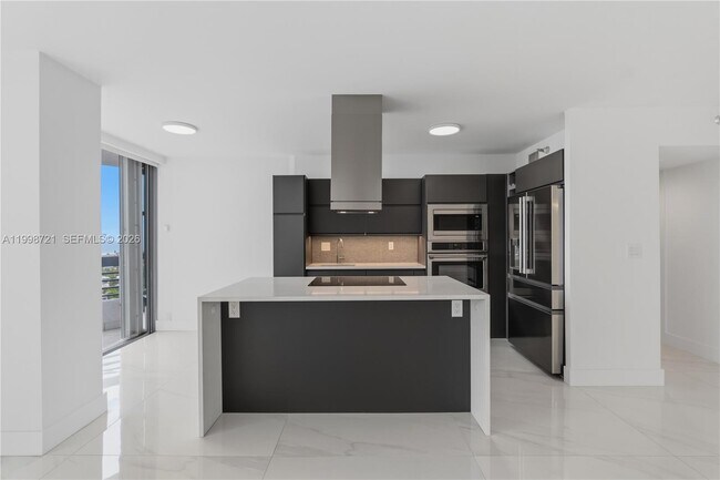 Building Photo - 19101 NE 36th Pl