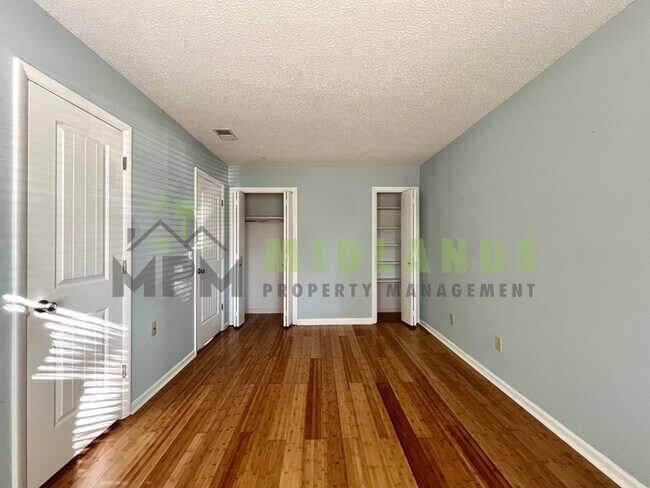 Building Photo - 201 Mariners Row