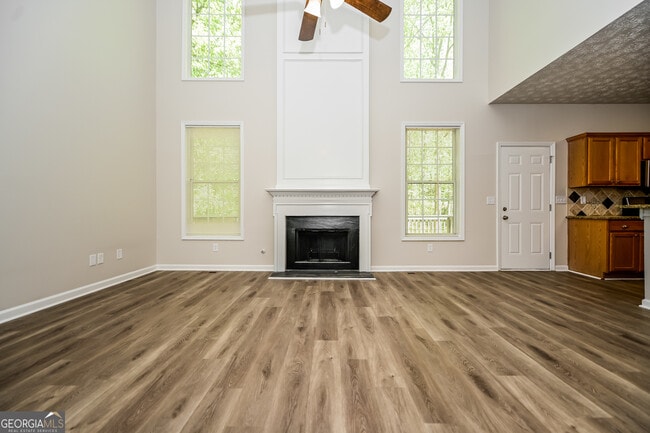 Building Photo - 520 Hilly Ct