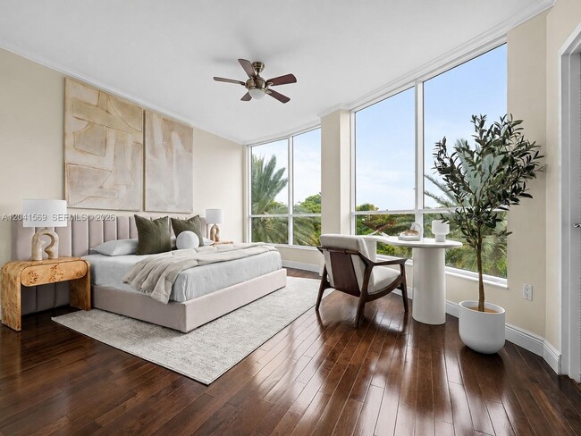 Building Photo - 2645 S Bayshore Dr