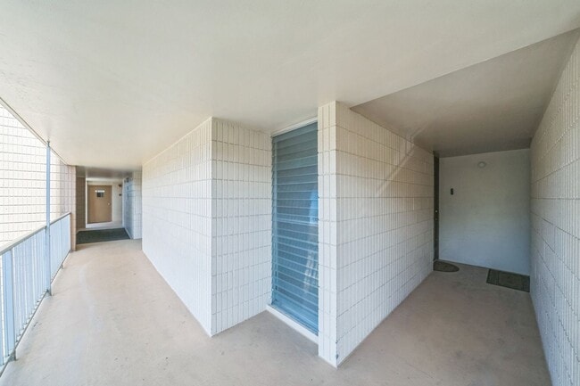 Building Photo - Charming central 3BR Condo in Honolulu