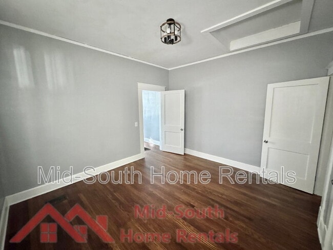 Building Photo - 666 Landis St