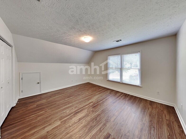 Building Photo - 4972 Hopeland Dr