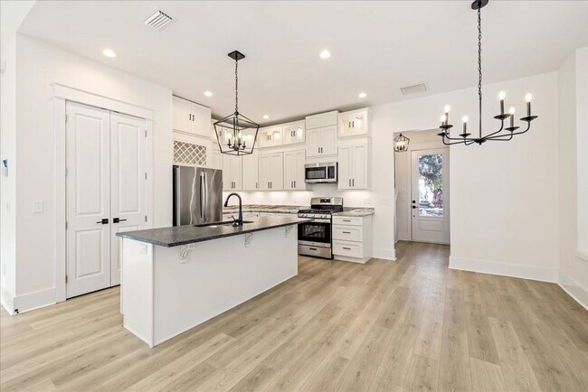 Building Photo - 4028 Poets Trl