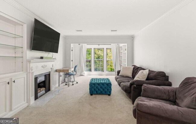 Building Photo - 24307 Plantation Dr NE