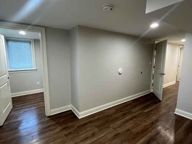 Building Photo - 4459 Swan Ave - Sassafras