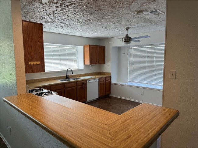 Building Photo - 19927 Windy Nook Dr