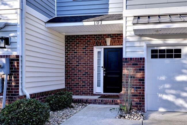 Building Photo - 107 Bicameral Ln