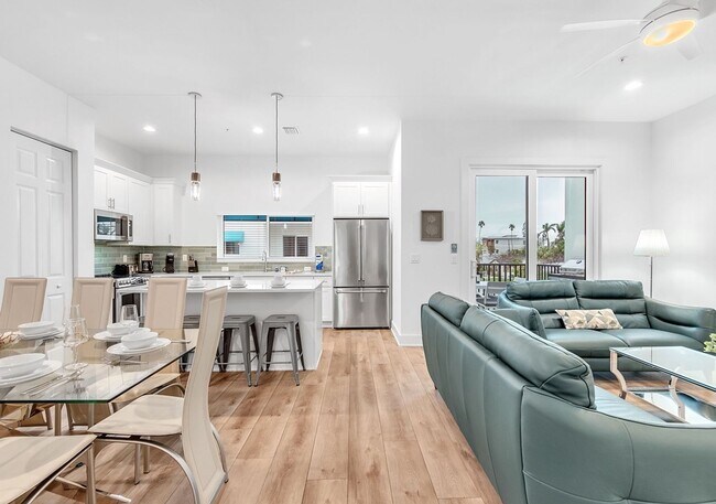 Building Photo - 15405 Gulf Blvd