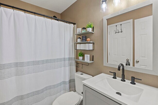 Building Photo - 7356 Coral Ridge Dr