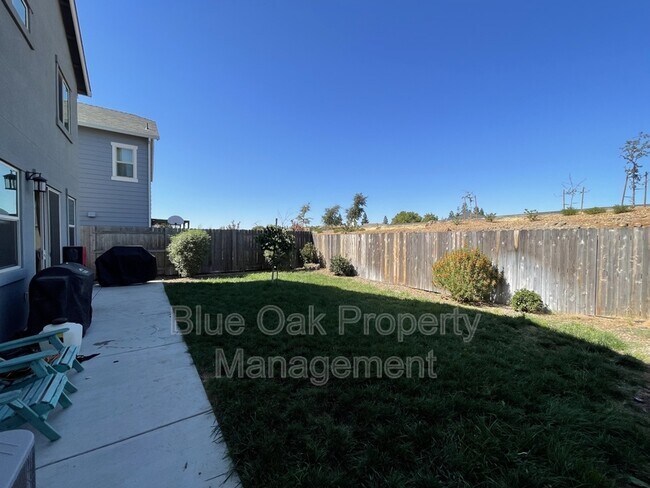 Building Photo - 2874 Pin Oak Ln