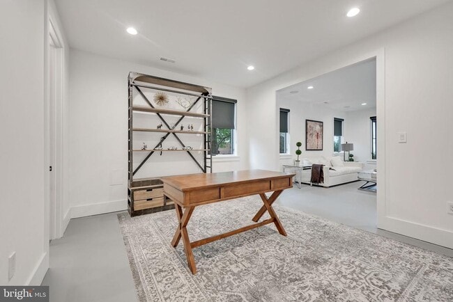 Building Photo - 1452 Buena Vista Ave