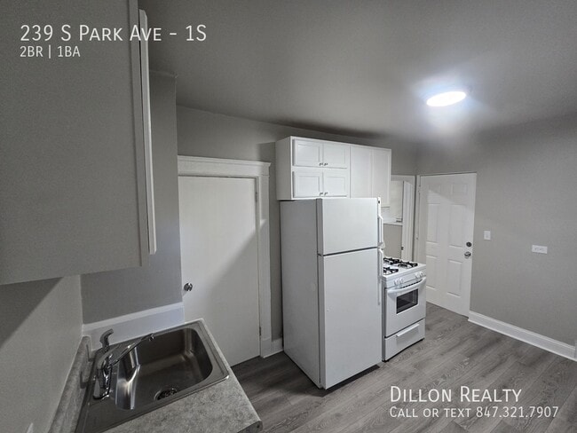 Building Photo - 239 S Park Ave