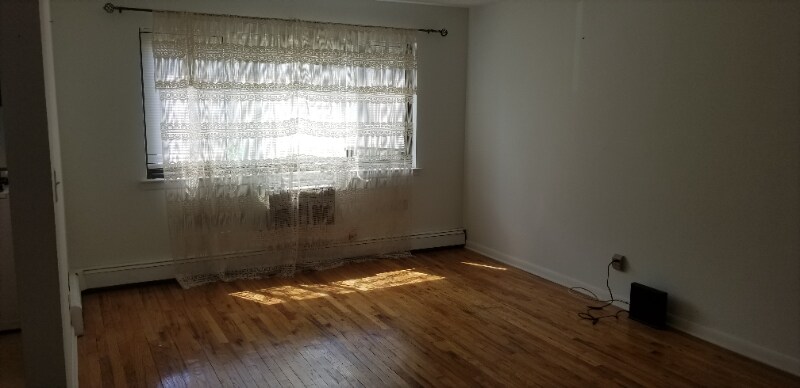 Building Photo - 401 US-22