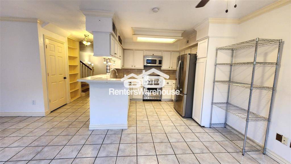 Building Photo - 2508 Bering Dr