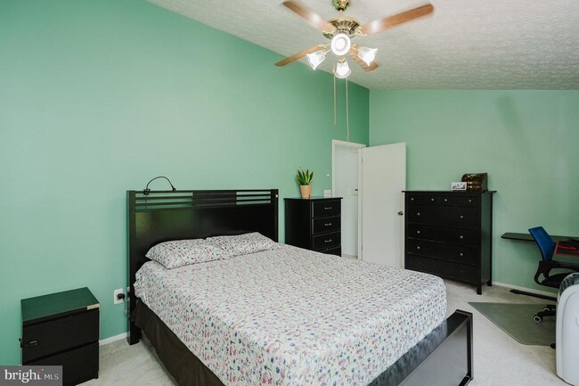 Building Photo - 3760 Bonnybridge Pl