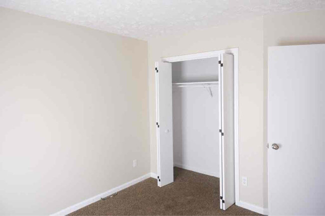 Building Photo - 3920 Foster Dr