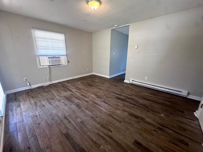 Building Photo - 927 Fiske Dr