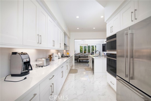 Building Photo - 1523 Doheny Way