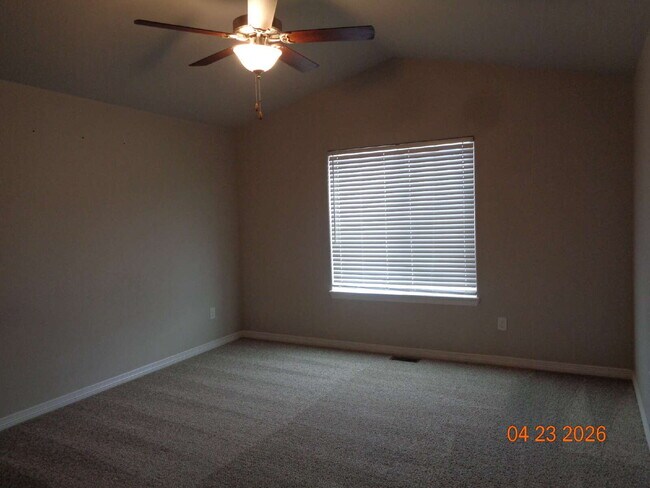 Building Photo - Lorson Ranch beauty