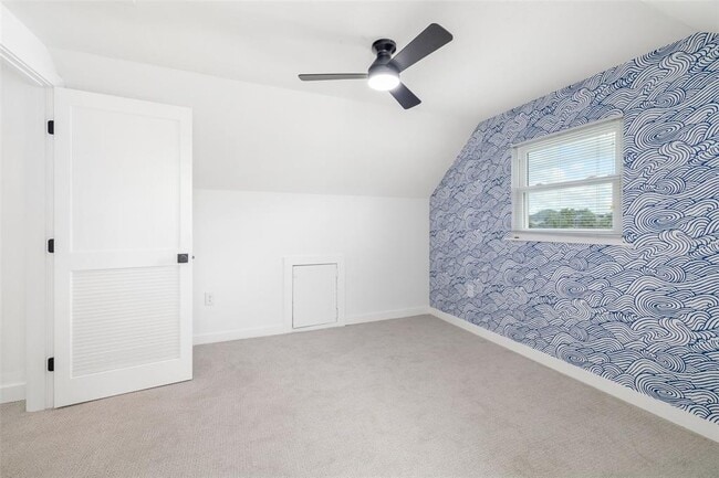 Building Photo - 4603 3rd Ave E