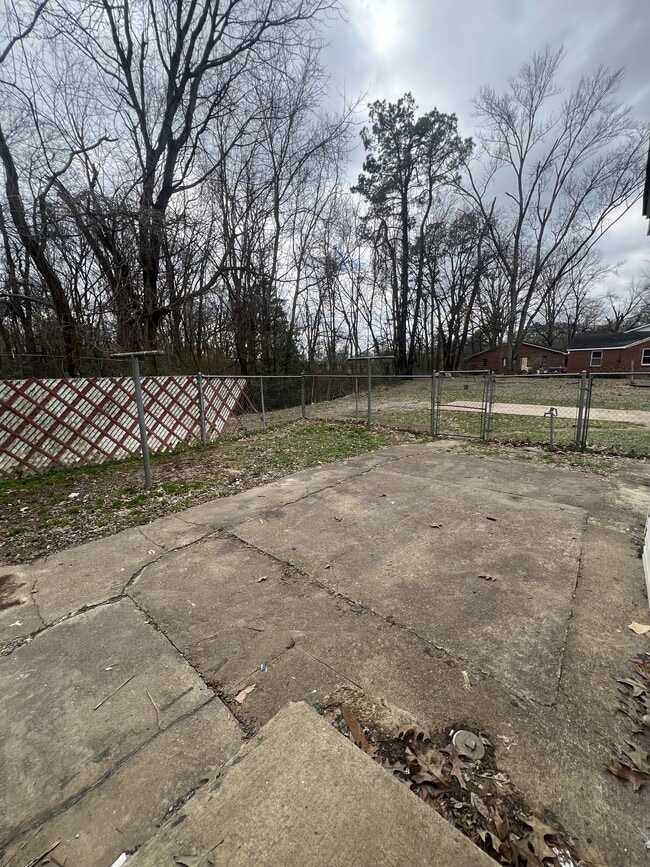 Building Photo - 314 Carr Ave