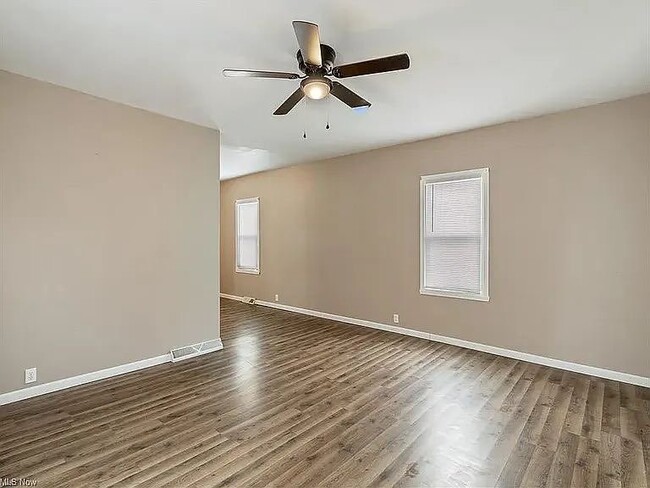 Building Photo - 630 1st St NW