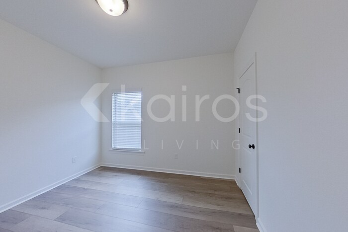 Building Photo - 118 Rainfall Ln