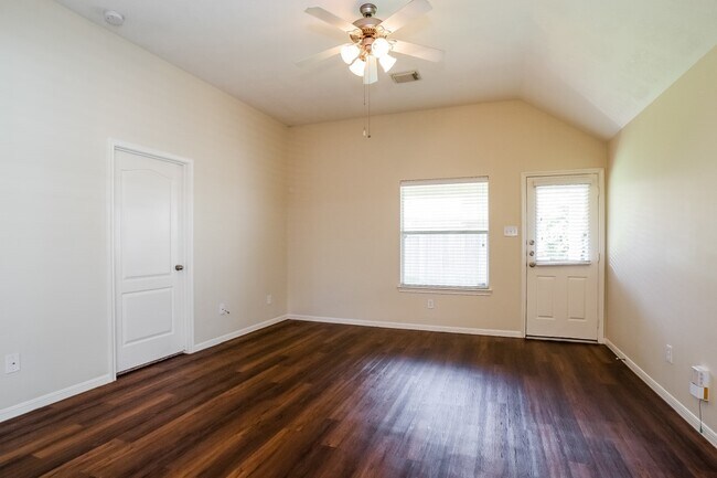 Building Photo - 30723 Ginger Trace Dr