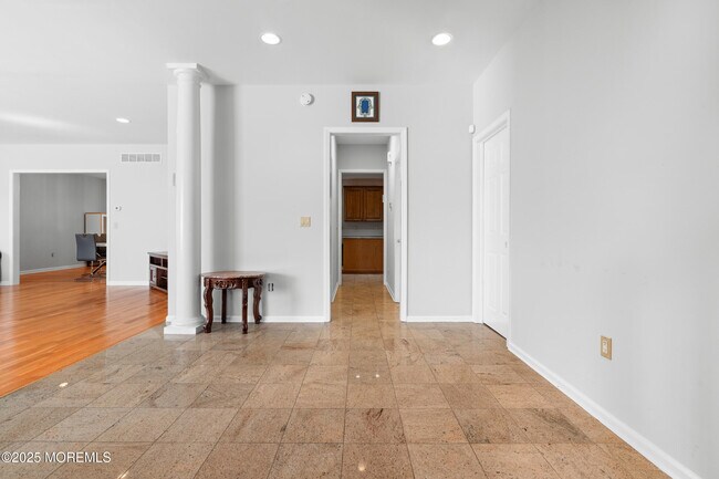 Building Photo - 230 Norwood Ave N