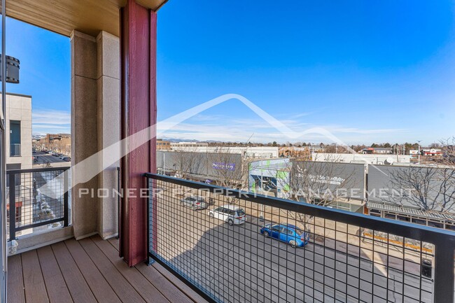 Building Photo - 6996 W Alaska Dr
