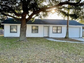 Building Photo - 154 Green Acres