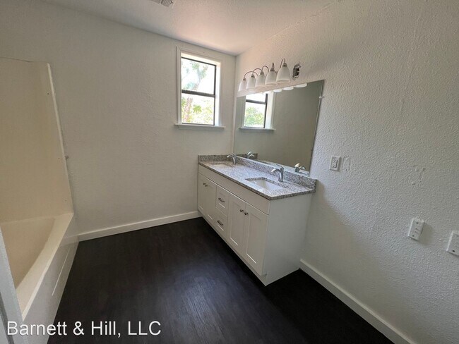 Building Photo - 3 br, 2 bath House - 361 College Drive