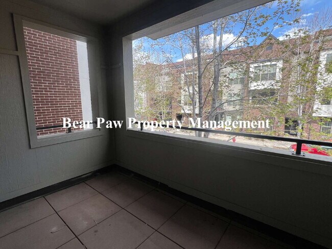 Building Photo - Beautiful Townhome in Belmar!!